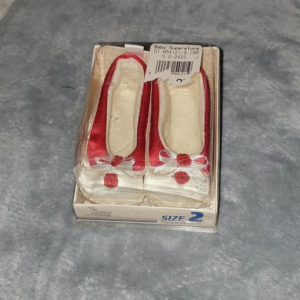 Vintage New Baby Deer White / Red Satin Like Shoes Size 2 (3-6 months)